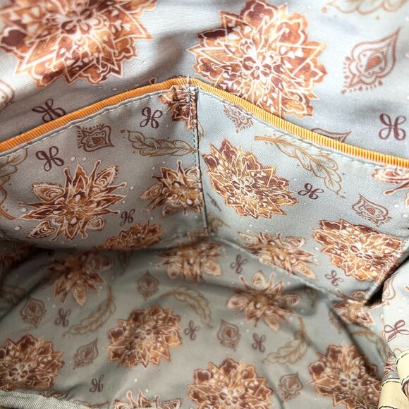 Hobo Flourish Leather Shoulder Bag in Cream - Picture 8 of 8